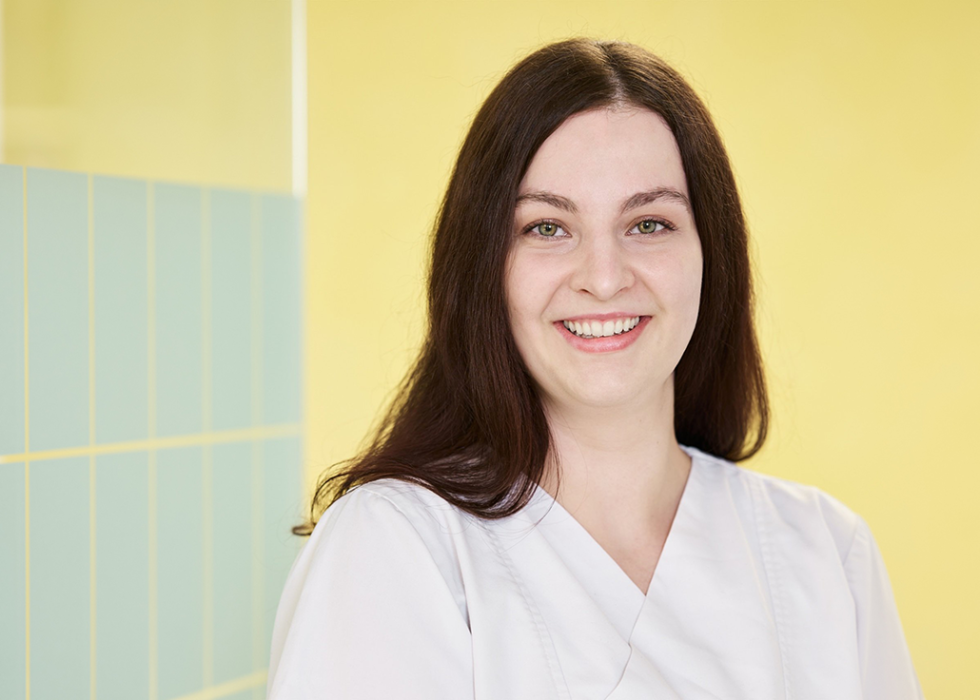 Larissa_Brunner_20212_02 Zahnarzt Interlaken